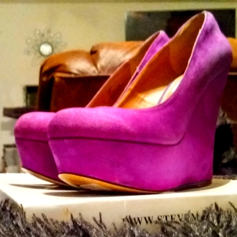 Steve Madden purple faux suede wedges